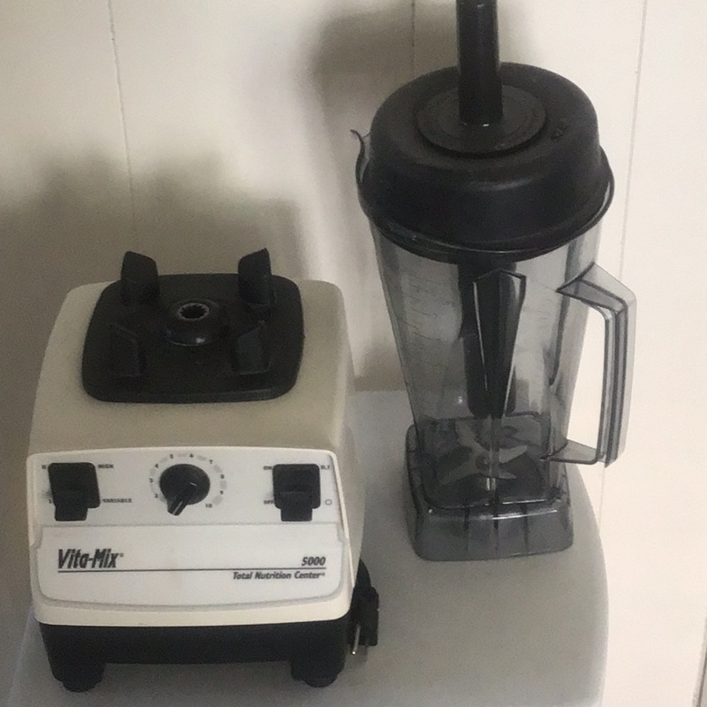 🚚. Vitamix 5000 Total Nutrition Center. Used good condition.